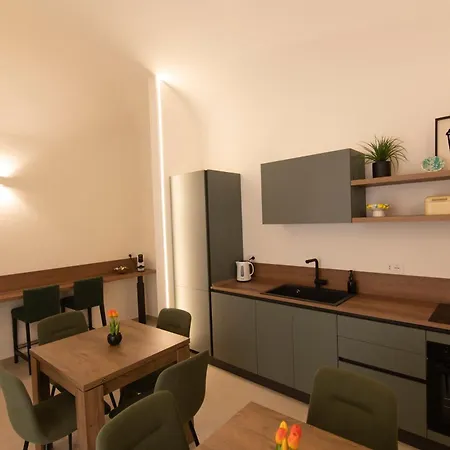 Casa Di Akis 아치레알레
